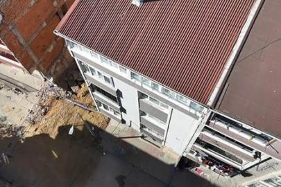 İstanbul'da temelinde kayma olan 4 katlı bina tahliye edildi